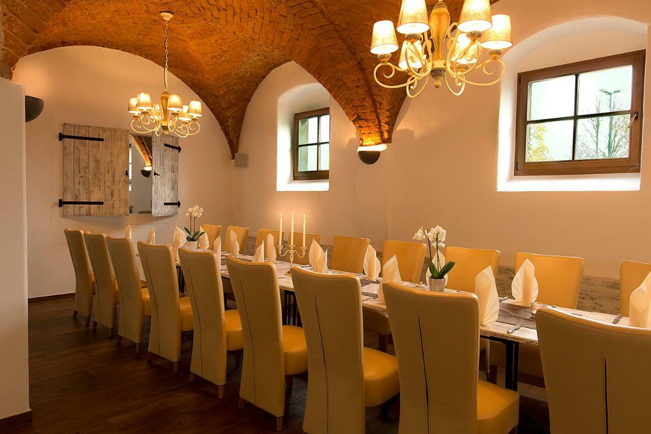 Gaestehaus Kloster Nimbschen กริมมา ภายนอก รูปภาพ